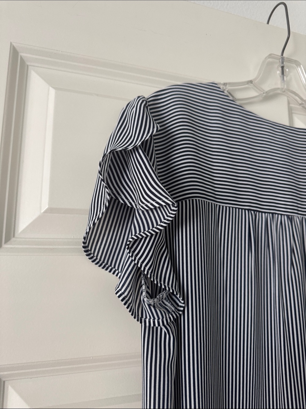 Loft Striped V-Neck Flutter Sleeve Top - Black & White size M - Picture 8 of 10